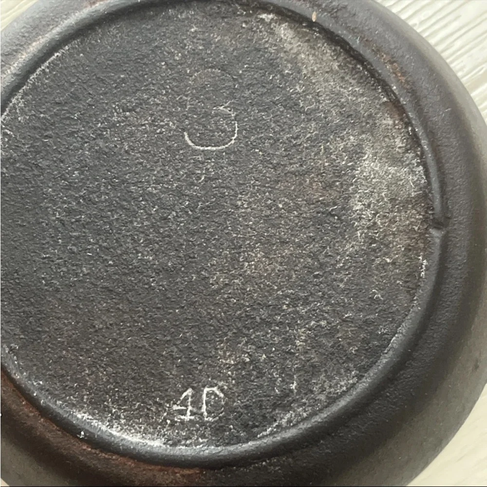Vintage Lodge #3 4D Cast Iron Skillet 6” Double Pour Spouts 3 Knotched